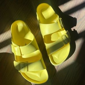 Birkenstocks- Arizona Essentials